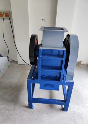 সিল করা কমপ্যাক্ট MPE টাইপ ল্যাব চোয়াল পেষণকারী 45kg/H মেশিন